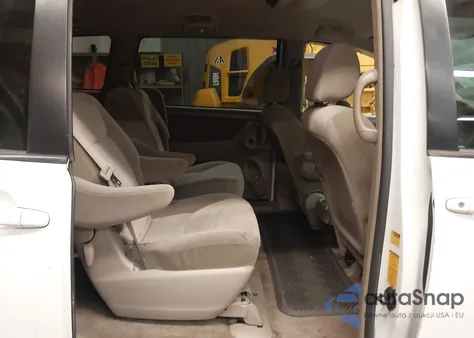 2007 Toyota Sienna Le z USA, uszkodzony, nr VIN 5TDZK23C77S060447